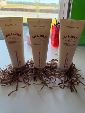Pure Romance Oak & Amber Conditioning Shave Cream - Beige Tubes
